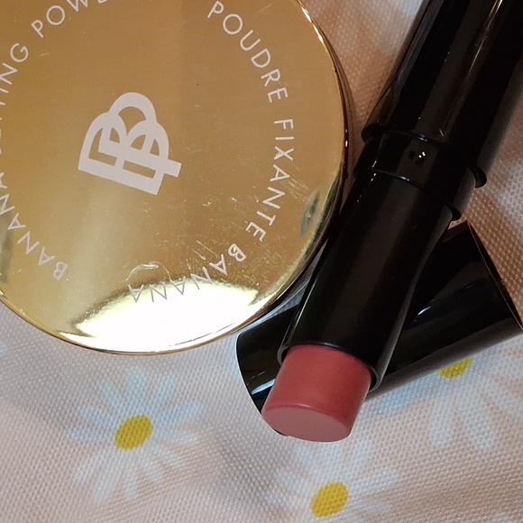 Makeup Bundle - Picture 7 of 9